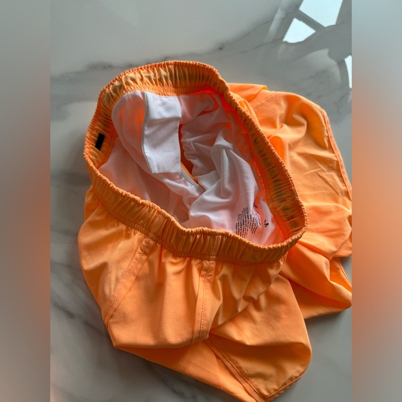 NEW without tags. Xersion Womens Running Short set in a beautiful airy orange - Picture 4 of 8